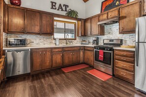 House (2 Bedrooms) | Interior
