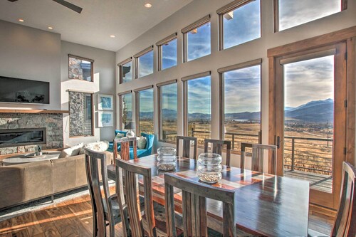 Modern Townhome w/ Mtn Views < 7 Mi to Ski Resorts