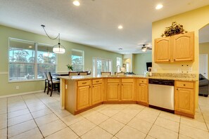Interior - Spacious Kissimmee Family Home w/ Game Room & Pool (Kissimmee)