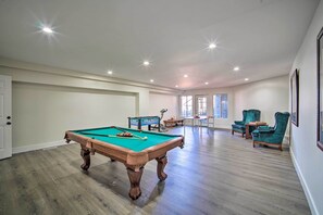 Game room - Relaxing Lake Arrowhead Home ~ 1 Mi to Lake! (Lake Arrowhead)