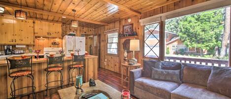 House (2 Bedrooms) | Interior