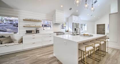 Half-mi to Big Bear Lake: Modern Home w/ Deck