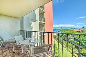 Apartment (1 Bedroom) | Interior - Cute Beachfront Condo w/ Lanai & Resort Pools (Kaanapali)