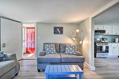Lovely Rockport Apartment, Walk to Beaches!