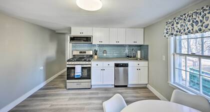 Lovely Rockport Apartment, Walk to Beaches!