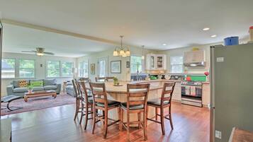 House (5 Bedrooms) | Interior