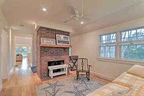 Cottage (2 Bedrooms) | Interior