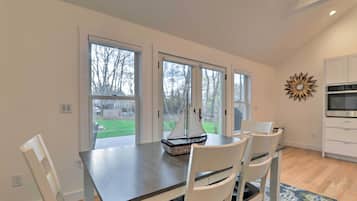 Cottage (2 Bedrooms) | Interior