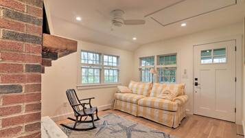 Cottage (2 Bedrooms) | Interior