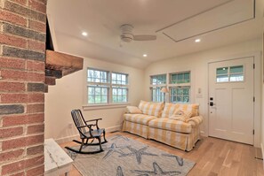 Cottage (2 Bedrooms) | Interior