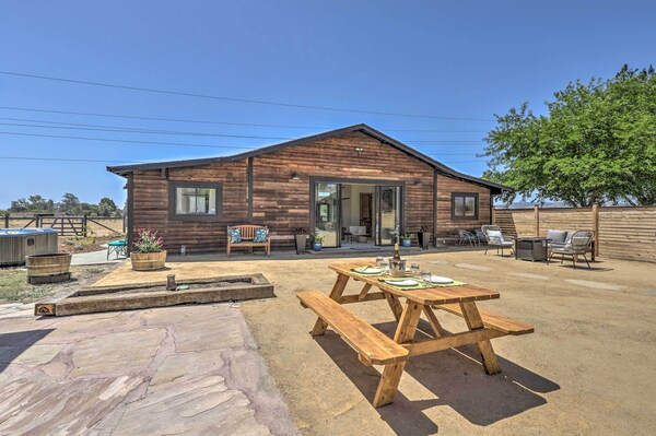 Stunning Wine Country Gem With Hot Tub + Patio! - Novato, CA