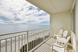 Front of property - North Myrtle Beach Condo With Balcony & Views! (North Myrtle Beach)