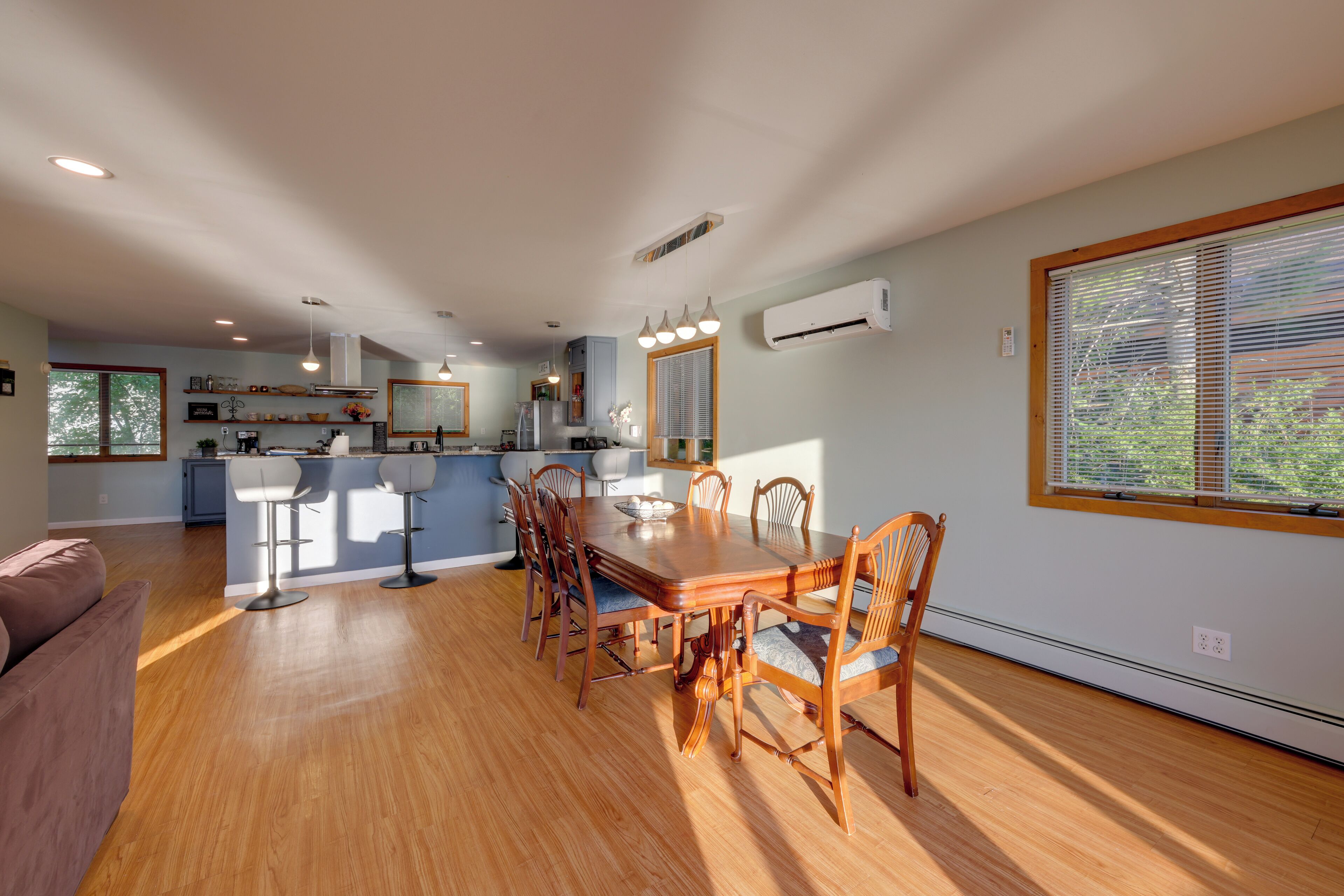 House (5 Bedrooms) | Interior