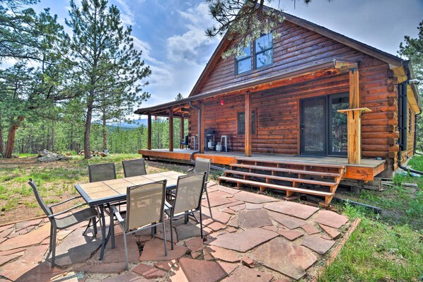 House (3 Bedrooms) | Outdoor dining - The Pinecone Palace w/ Hiking Trail Access! (Lyons)