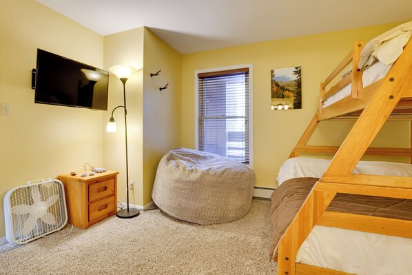 Interior - Walk to Ski Lifts: Keystone Condo w/ Deck & Grill! (Keystone)