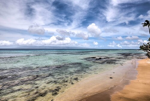 Beachfront Lahaina Condo w/ AC: Featured on Hgtv!