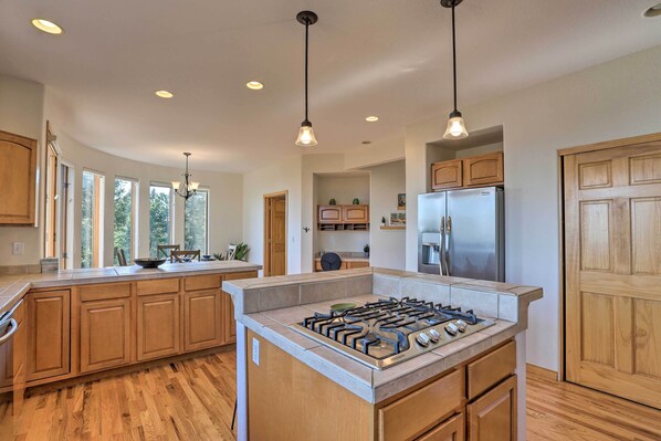 Mikroaaltouuni, uuni, liesi, astianpesukone