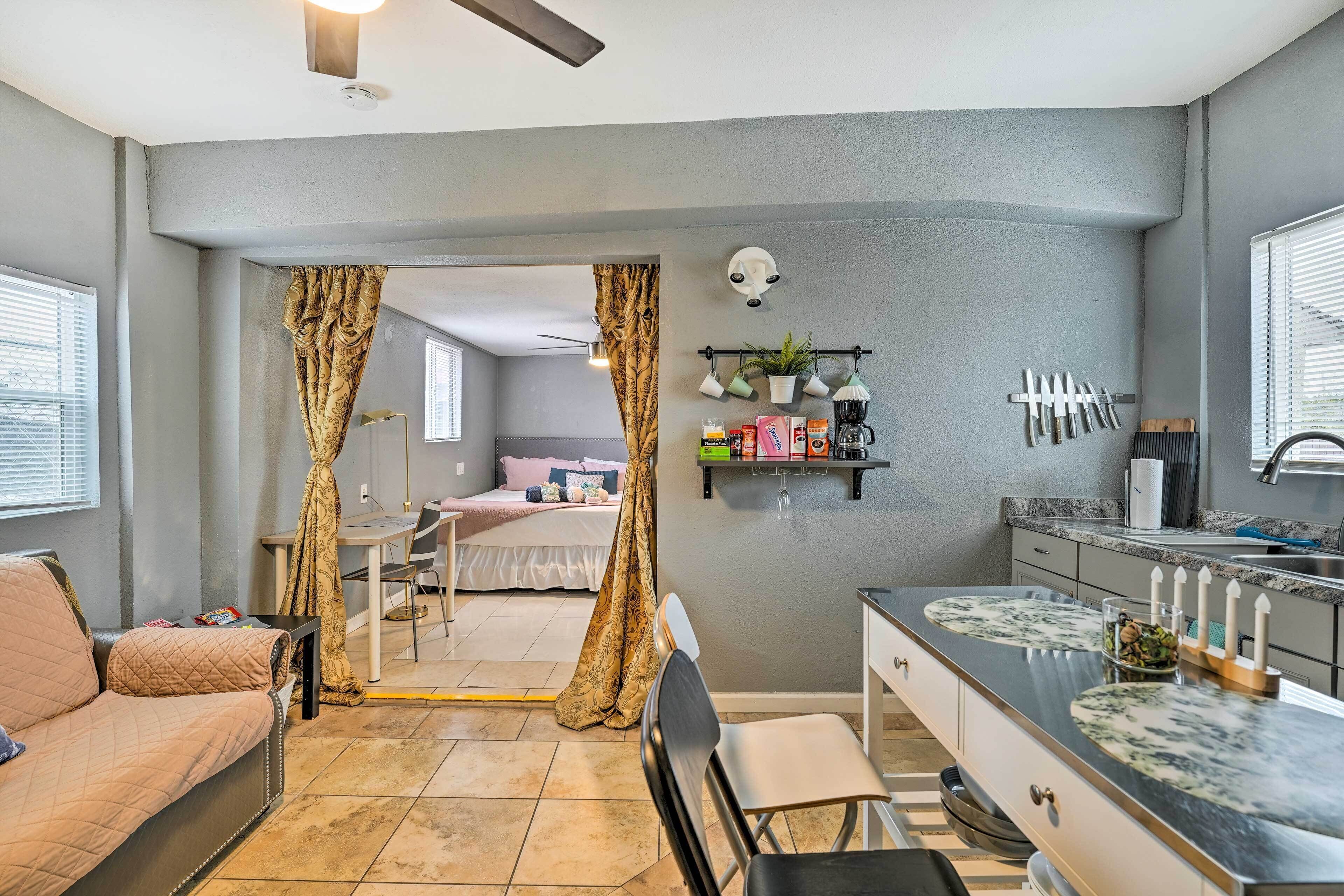 Apartment (0 Bedroom) | Interior