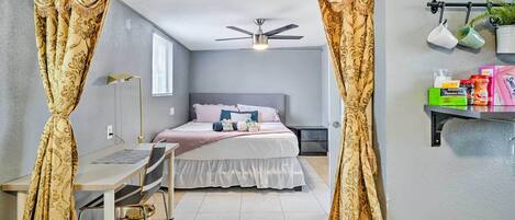 Apartment (0 Bedroom) | Interior