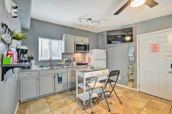 Apartment (0 Bedroom) | Interior