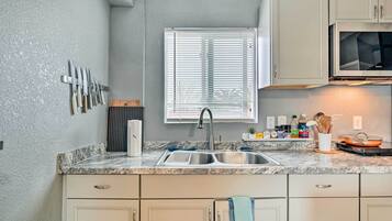 Apartment (0 Bedroom) | Interior