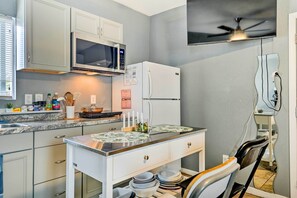 Apartment (0 Bedroom) | Interior - North Las Vegas Studio w/ Fire Pit: 10 Mi to Strip (North Las Vegas)