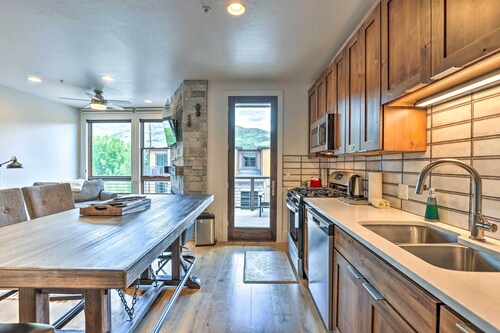 3 Mi to Dillon Reservoir: Condo w/ Balcony!