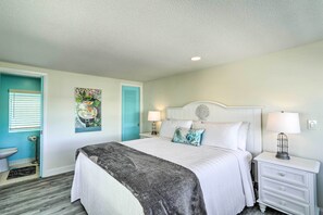 House (2 Bedrooms) | Interior - Tropical Waterfront Home: Central Location! (Indian Rocks Beach)