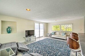 House (2 Bedrooms) | Interior - Tropical Waterfront Home: Central Location! (Indian Rocks Beach)