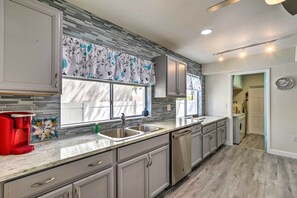 House (2 Bedrooms) | Interior