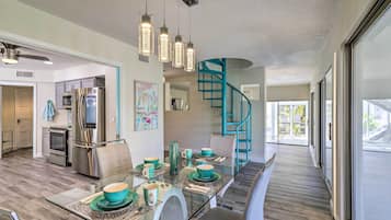 House (2 Bedrooms) | Dining