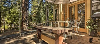Corner-unit Condo w/ Grill: Walk to Lake Tahoe!