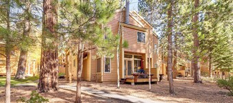 Corner-unit Condo w/ Grill: Walk to Lake Tahoe!