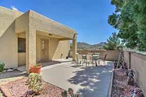 Property grounds - Serenity in Duke City w/ Manzano Mtn View (Albuquerque)