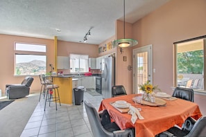Dining - Serenity in Duke City w/ Manzano Mtn View (Albuquerque)