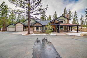 House (5 Bedrooms) | Interior - 4 Mi to Ski Mt Rose: Sleek Reno-lake Tahoe Home (Reno)