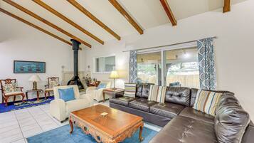 House (4 Bedrooms) | Front of property