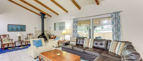 House (4 Bedrooms) | Front of property