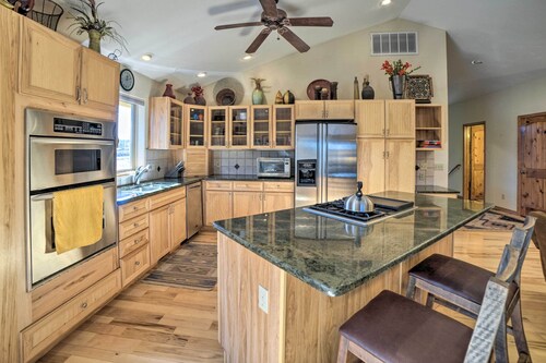 5 Mi to Hot Springs: Condo in Pagosa Springs!