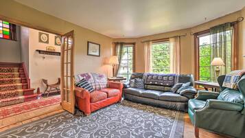 House (4 Bedrooms) | Interior