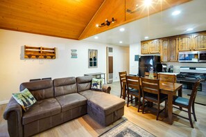 Interior - < 3 Mi to Lake: 'goldilodge' Big Bear Lake Cabin (Big Bear Lake)