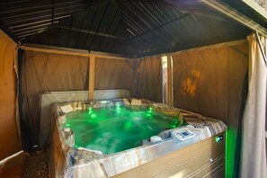 Interior - < 3 Mi to Lake: 'goldilodge' Big Bear Lake Cabin (Big Bear Lake)
