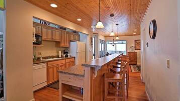 Microwave, oven, kompor, dan mesin pencuci piring