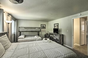 House (4 Bedrooms) | Interior - 6 Mi to Heavenly Mountain: South Lake Tahoe Rental (South Lake Tahoe)