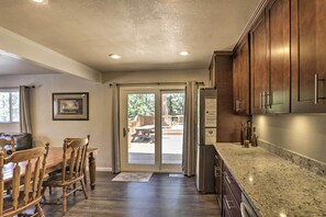 Talo (4 Bedrooms) | Sisätilat