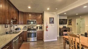 Rumah (4 Bedrooms) | Interior