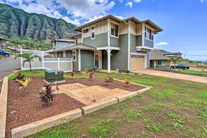 House (4 Bedrooms) | Exterior