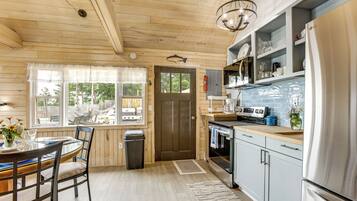 Cottage (2 Bedrooms) | Interior