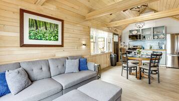 Cottage (2 Bedrooms) | Interior