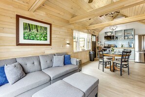Cottage (2 Bedrooms) | Interior